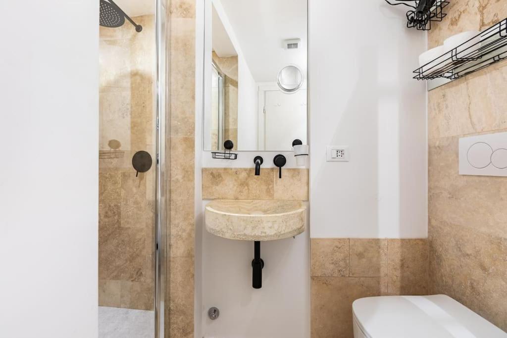 Bottega Augustea Duplex Apartment In Monti Rome Exterior photo