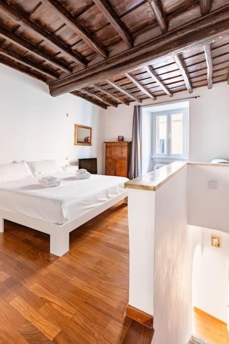 Bottega Augustea Duplex Apartment In Monti Rome Exterior photo