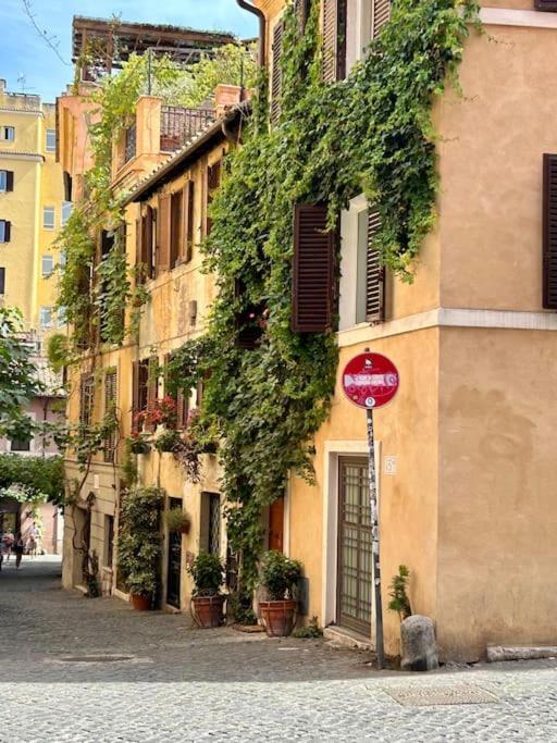 Bottega Augustea Duplex Apartment In Monti Rome Exterior photo